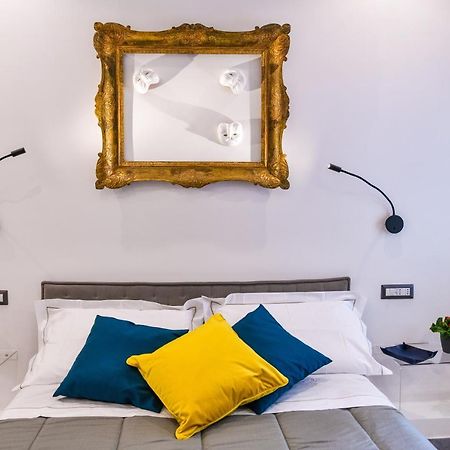 Domus 42 Hotel Наполи Екстериор снимка
