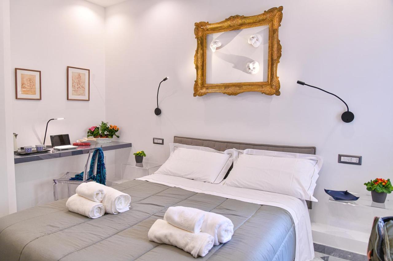 Domus 42 Hotel Наполи Екстериор снимка