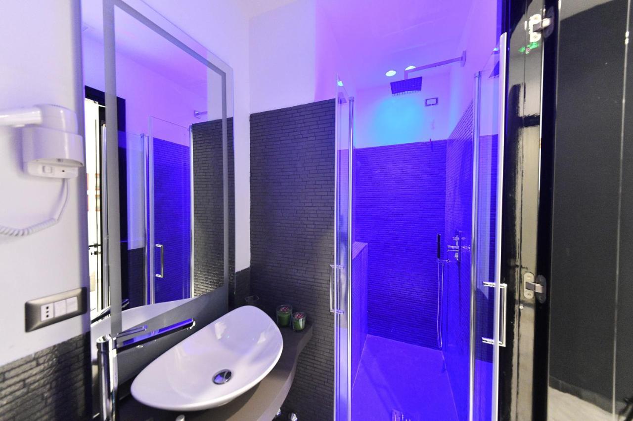 Domus 42 Hotel Наполи Екстериор снимка