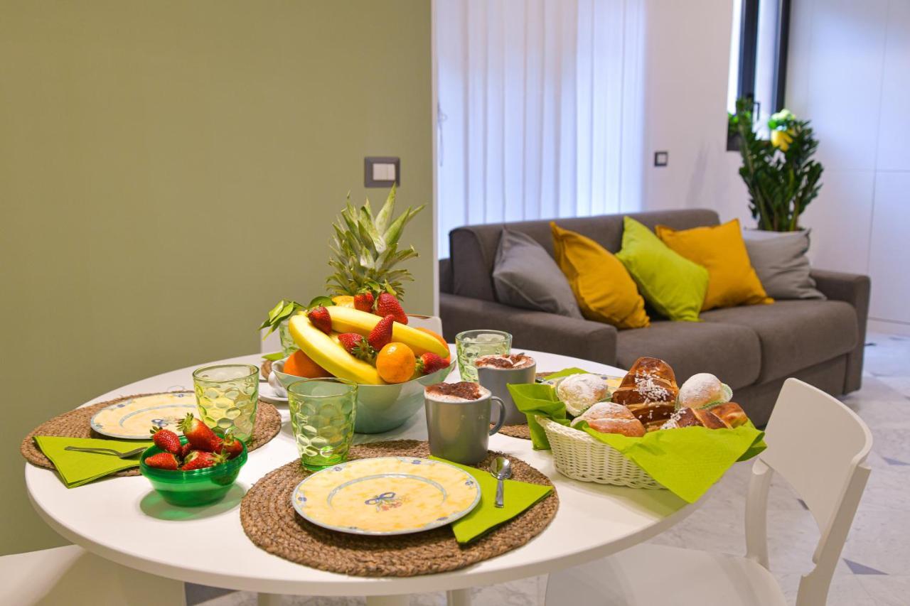 Domus 42 Hotel Наполи Екстериор снимка