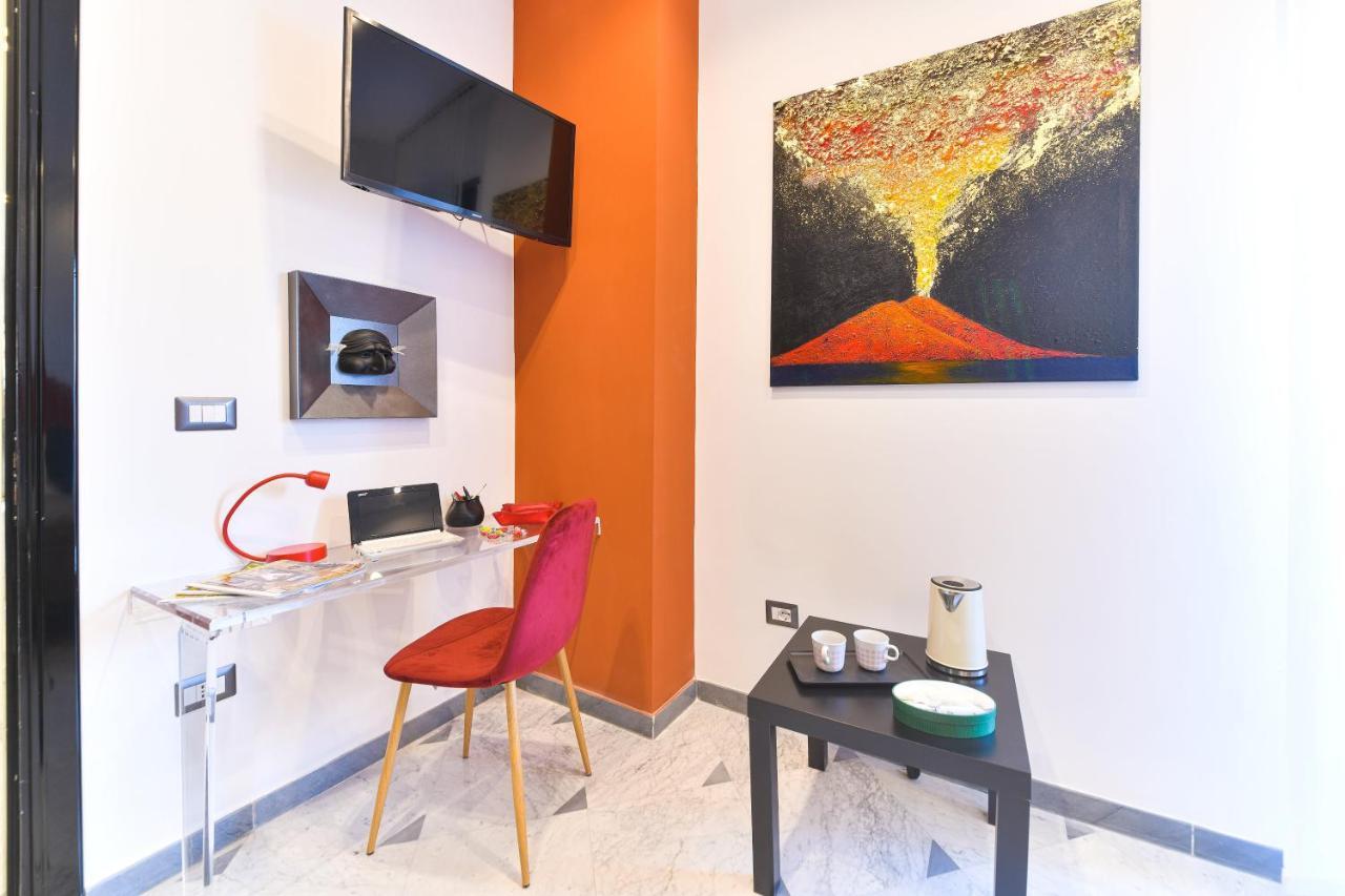Domus 42 Hotel Наполи Екстериор снимка