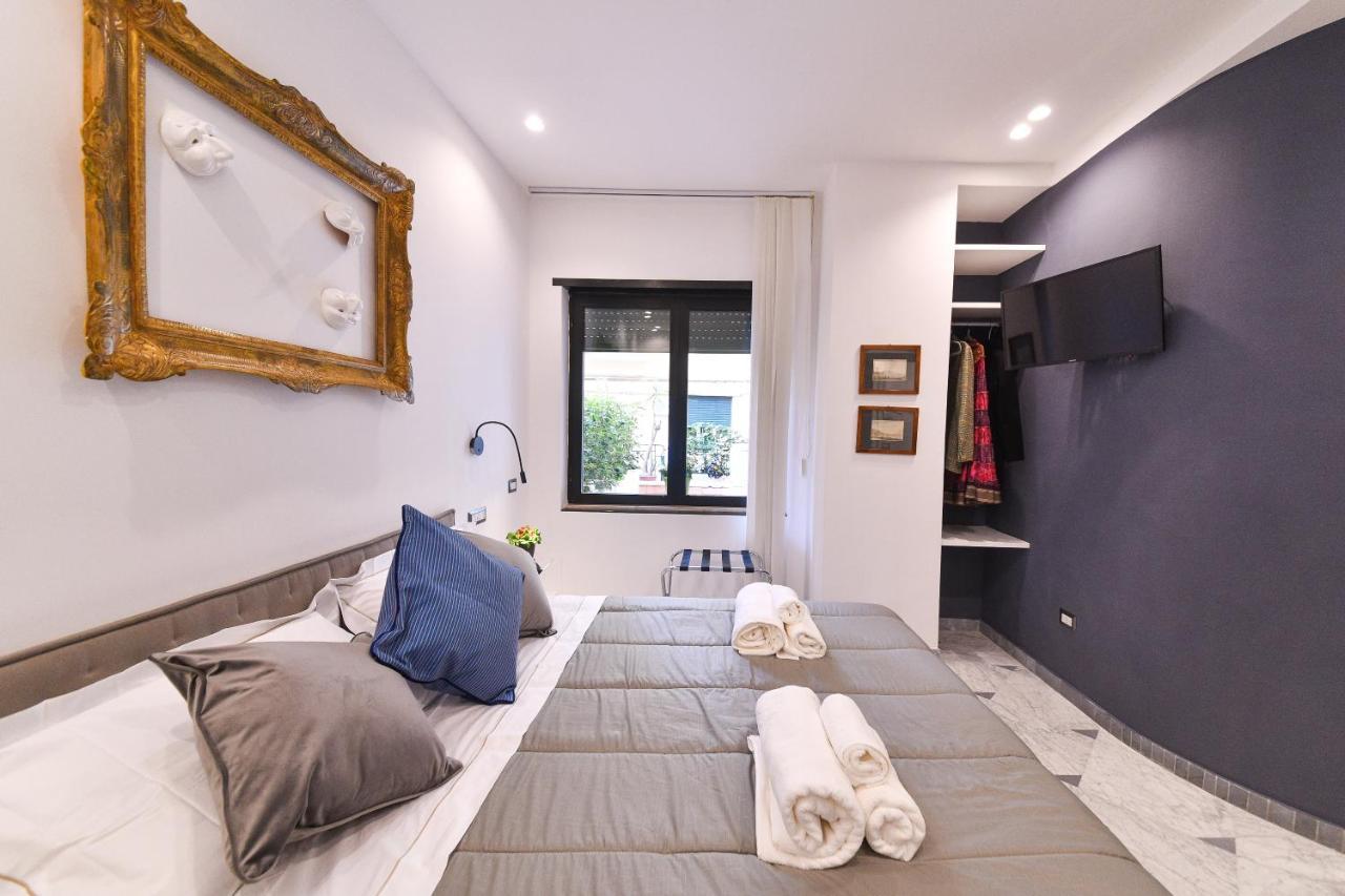 Domus 42 Hotel Наполи Екстериор снимка